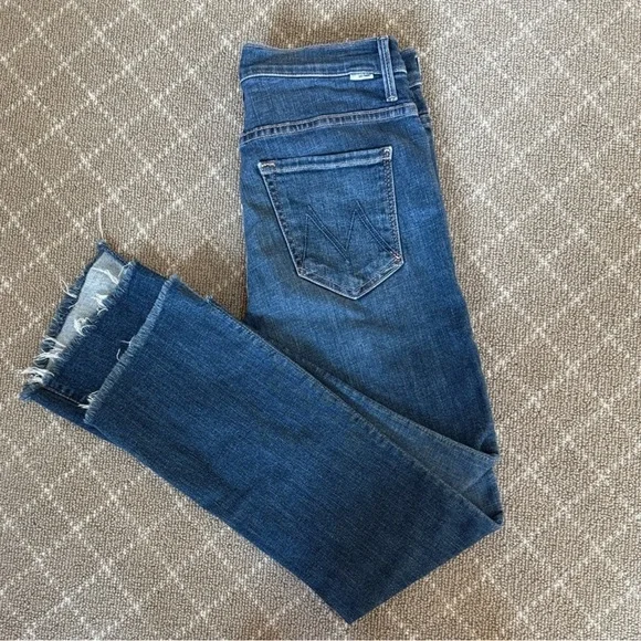 MOTHER Insider Crop Step Fray Jeans - Picture 2 of 4